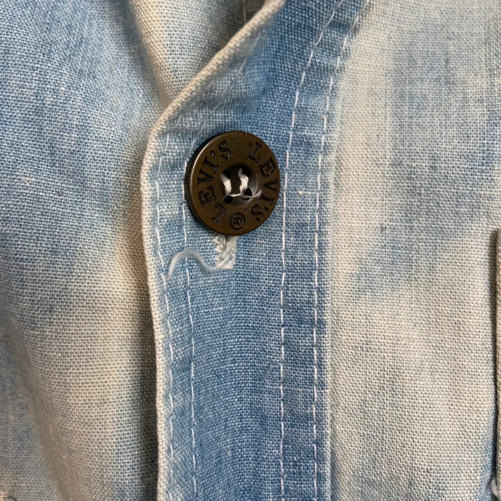 Vintage Levi's 70s Men's Bleached‎ Denim Button Up Short Sleeve Shirt Large